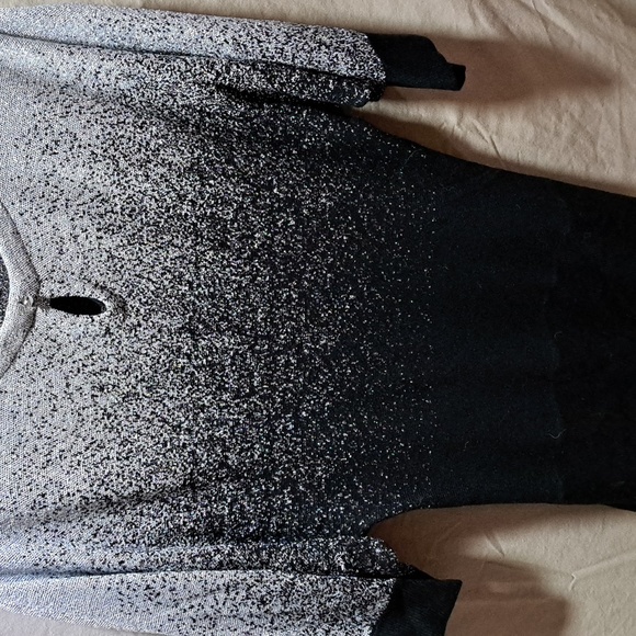 Woman's Large sweater - Picture 3 of 7